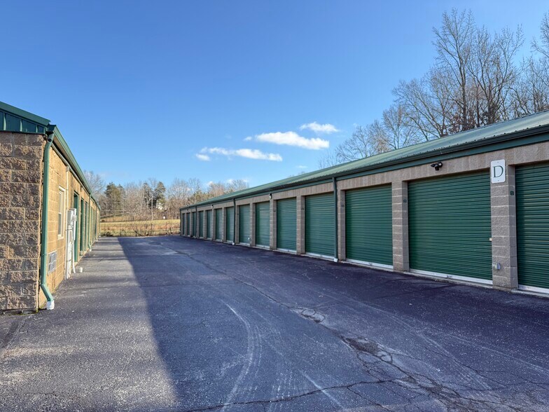 Primary Photo Of 200 Charles Hamilton Way, Shepherdsville Self Storage For Sale