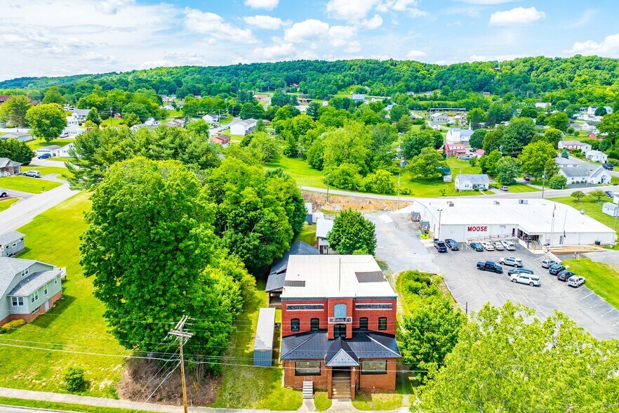 More Photos Of 1340 W Main St, Wytheville Loft Creative Space For Sale