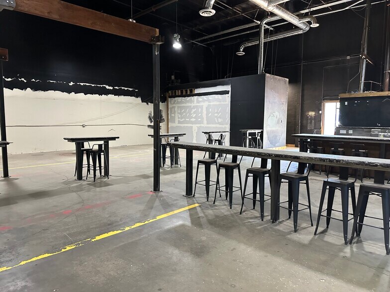 More Photos Of 720 Olive Dr, Davis Warehouse For Lease