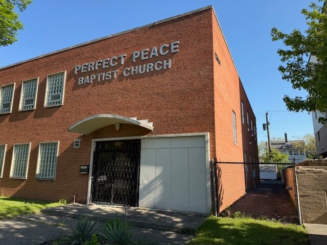 More Photos Of 12001 Shaker Blvd, Cleveland Medical For Sale