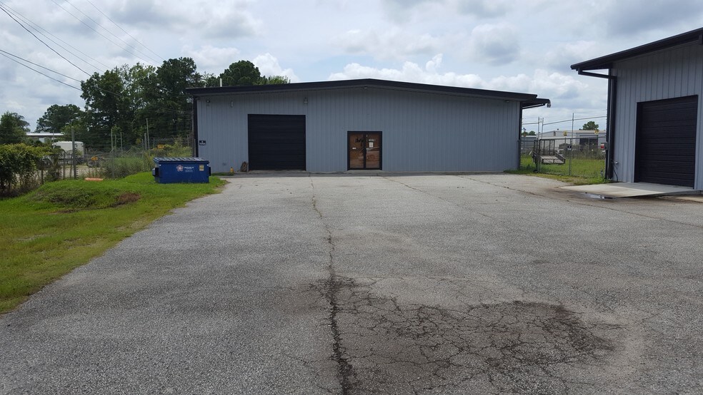 Primary Photo Of 7227 Cross County Rd, Charleston Warehouse For Lease