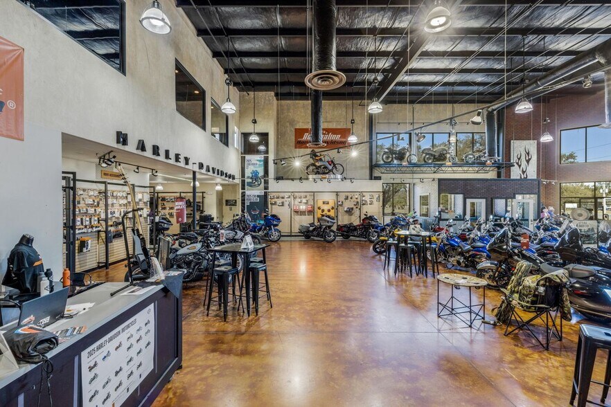 More Photos Of 330 Cattlemen Rd, Sarasota Auto Dealership For Sale