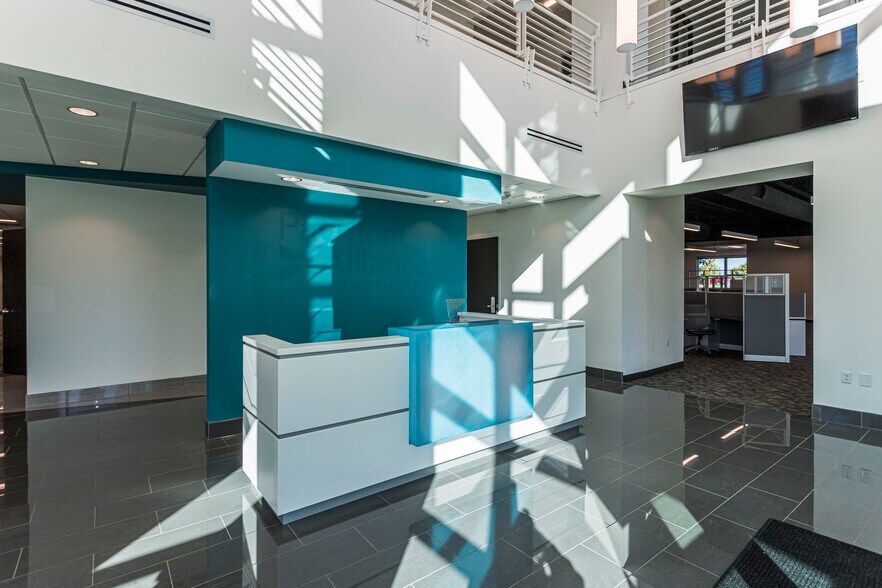 More Photos Of 2101 High Wickham Pl, Louisville Office For Sale