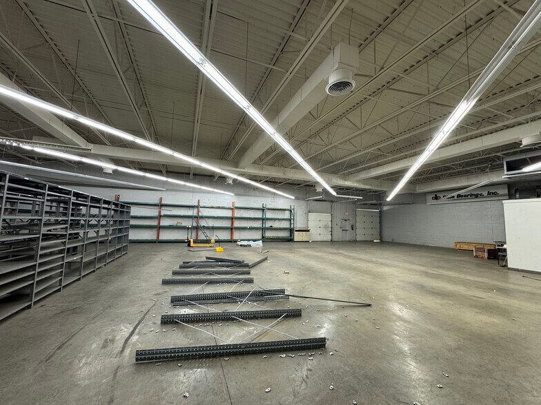 More Photos Of 855 Mitchell Road Ext, Tupelo Flex For Sale