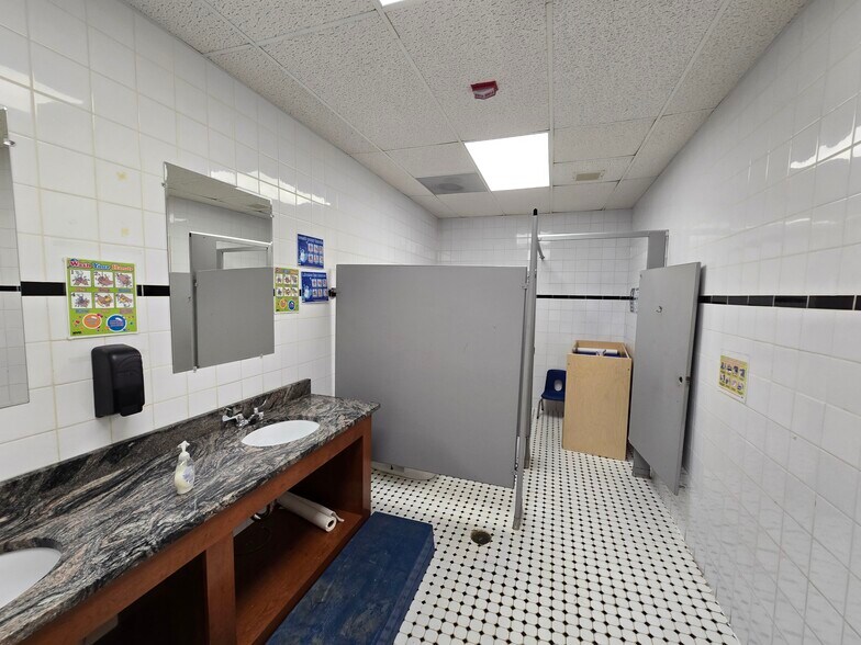 More Photos Of 80 Woodrow Rd, Staten Island Daycare Center For Lease