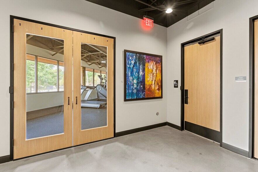 More Photos Of 2100 N Greenville Ave, Richardson Coworking Space