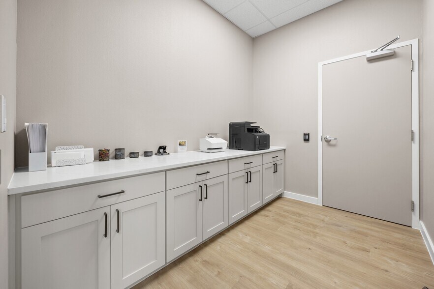 More Photos Of 730 S Bell Blvd, Cedar Park Office For Lease
