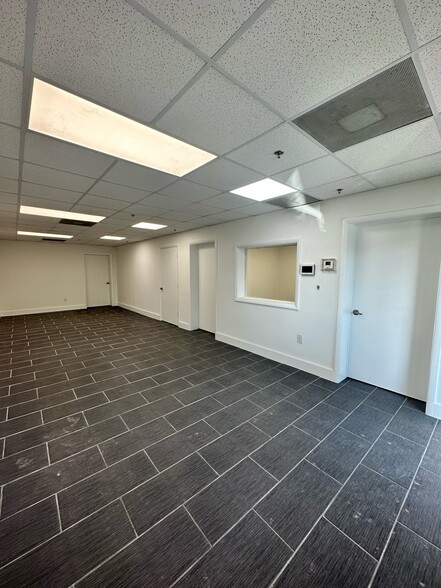 More Photos Of 7441-7571 NW 78th St, Medley Warehouse For Lease