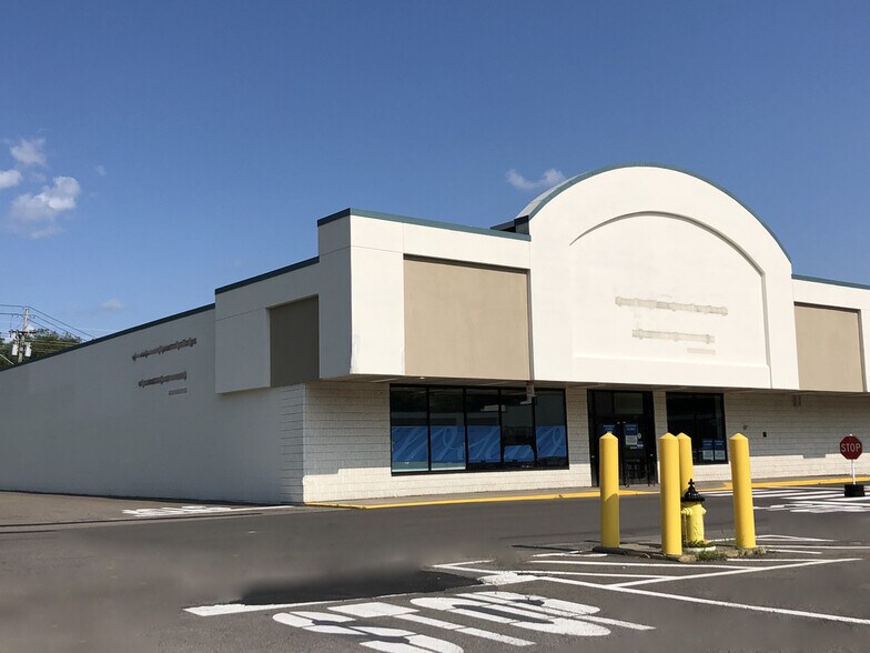 More Photos Of 3701 Vestal Pky E, Vestal Township Unknown For Lease