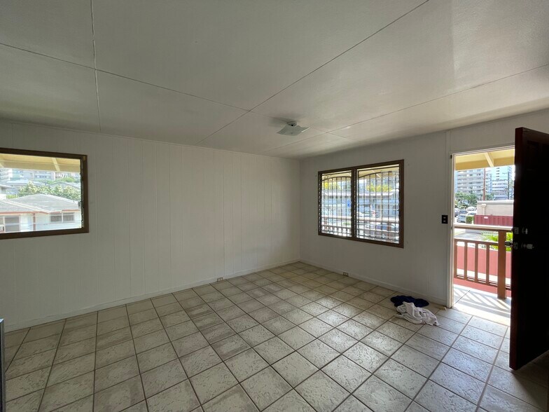 More Photos Of 1077 Kinau St, Honolulu Multifamily For Sale