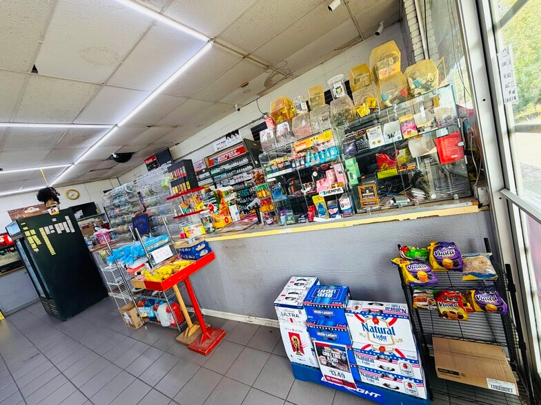 More Photos Of 1656 US Highway 221 N, Douglas Convenience Store For Sale