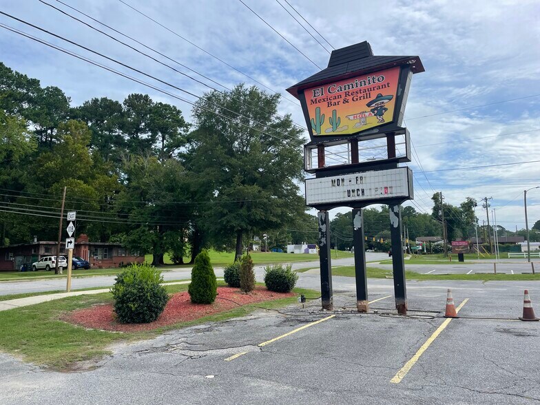 More Photos Of 6891 S Highland Blvd, Grifton Restaurant For Sale