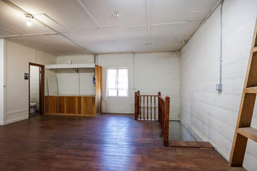 More Photos Of 403 N Florence St, Casa Grande Restaurant For Lease