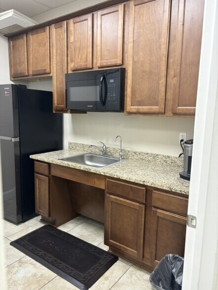 More Photos Of 1526 Katy Gap Rd, Katy Medical For Sale
