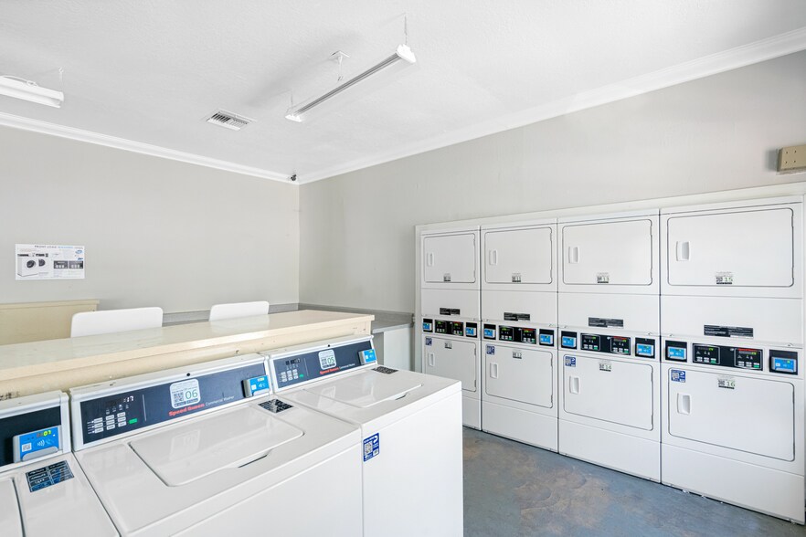 More Photos Of 2148 54th Ave S, Saint Petersburg Apartments For Sale