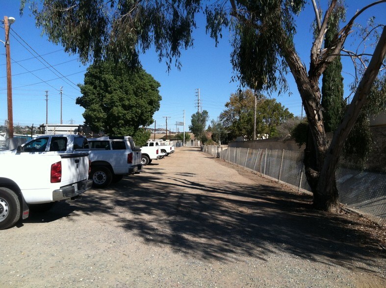 More Photos Of 1543 N Tustin Ave, Orange Land For Lease
