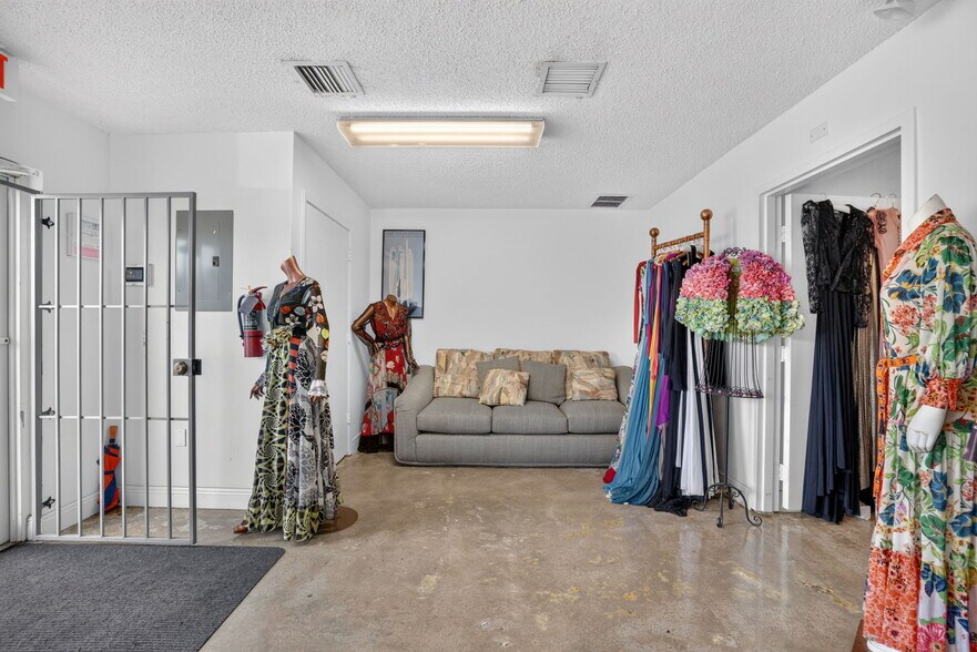 More Photos Of 2202-2204 W 78th St, Hialeah Warehouse For Sale