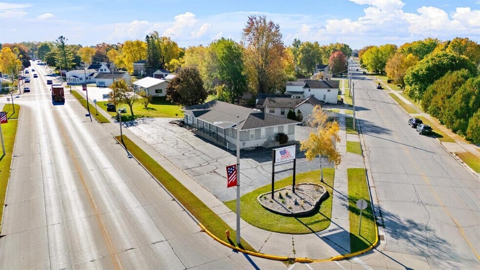 Primary Photo Of 2131 Calumet Dr, New Holstein Medical For Lease