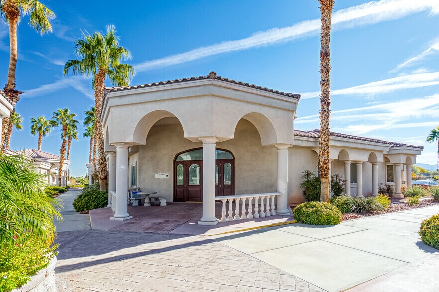 More Photos Of 5860 S Pecos Rd, Las Vegas Medical For Lease