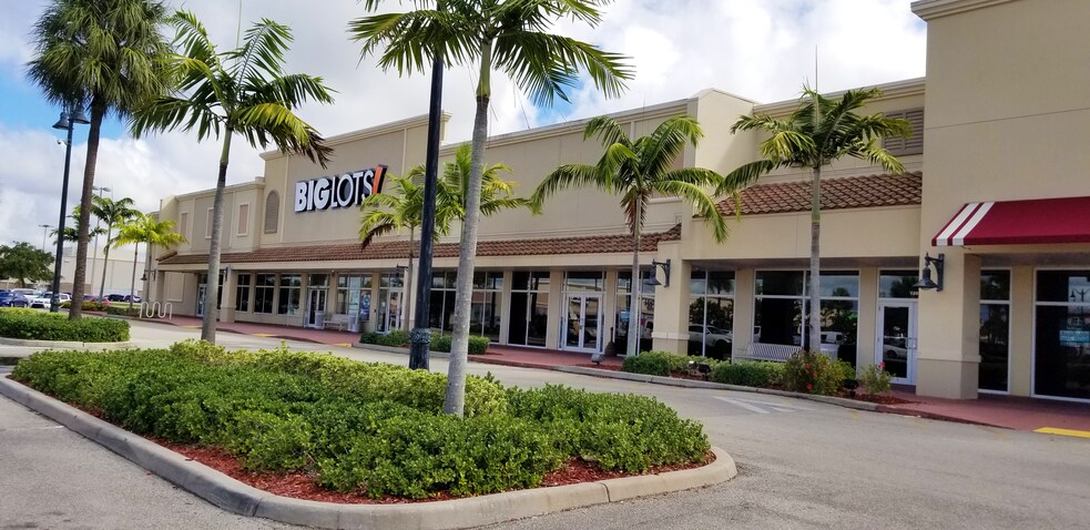 More Photos Of 4429 Cleveland Ave, Fort Myers Unknown For Lease