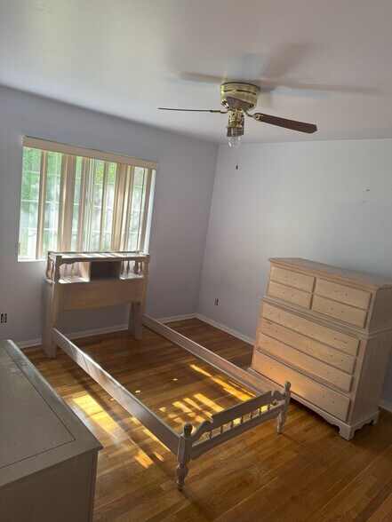 More Photos Of 10811 Amigo Ave, Porter Ranch Specialty For Sale