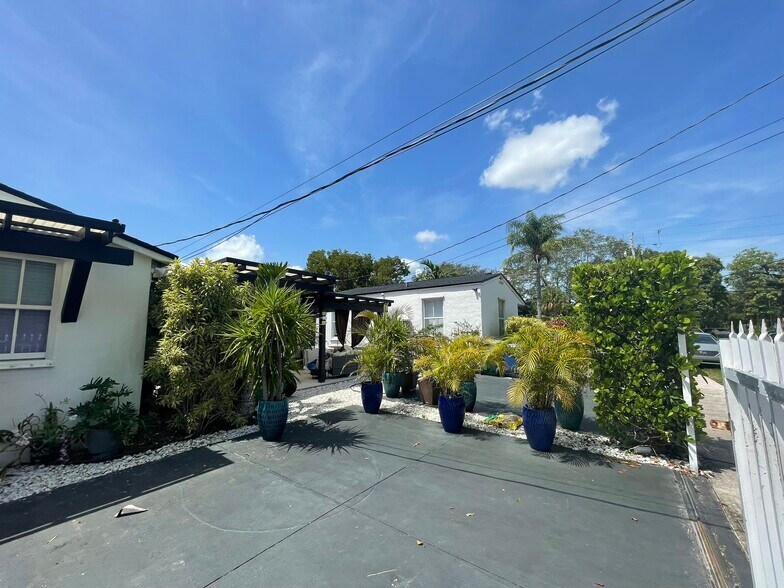 More Photos Of 210 NE 110th St, Miami Multifamily For Sale