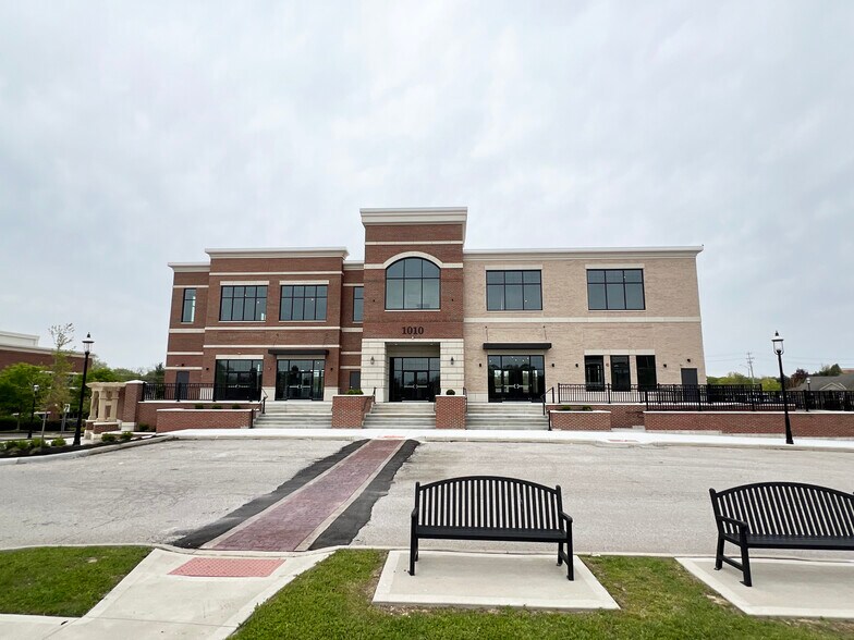 More Photos Of 1010 Vintage Club Blvd, Montgomery Office For Sale