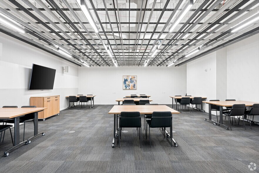 More Photos Of 44 S Broadway, White Plains Coworking Space