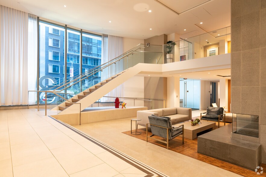 More Photos Of 399 Fremont St, San Francisco Apartments For Lease