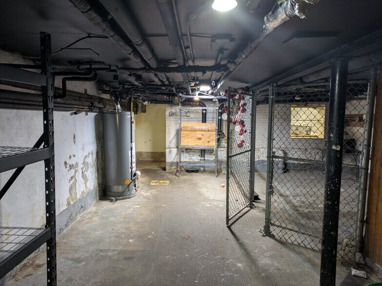 More Photos Of 412 5th Ave, Brooklyn Storefront Retail Residential For Lease