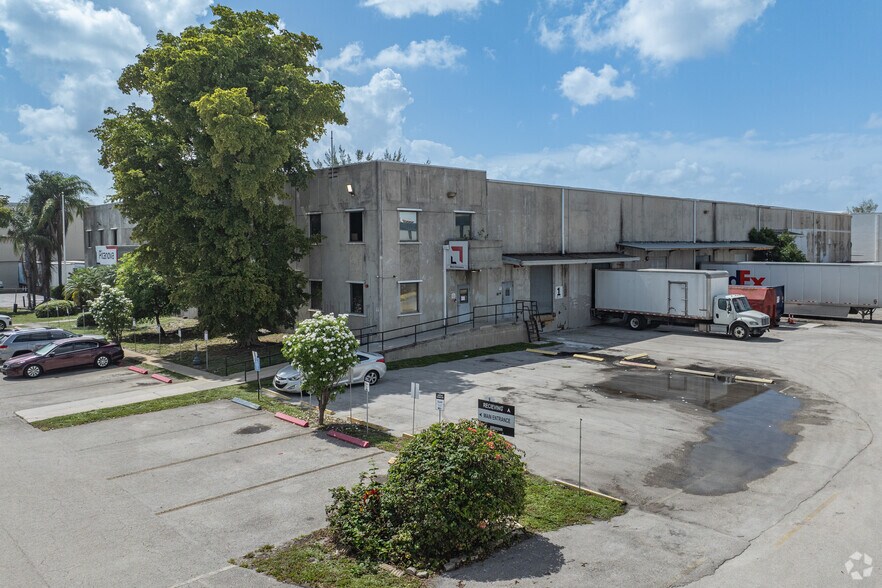 More Photos Of 3443 NW 107th St, Miami Warehouse For Lease