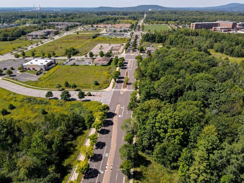 More Photos Of 3914 Weston Ave, Weston Office For Sale