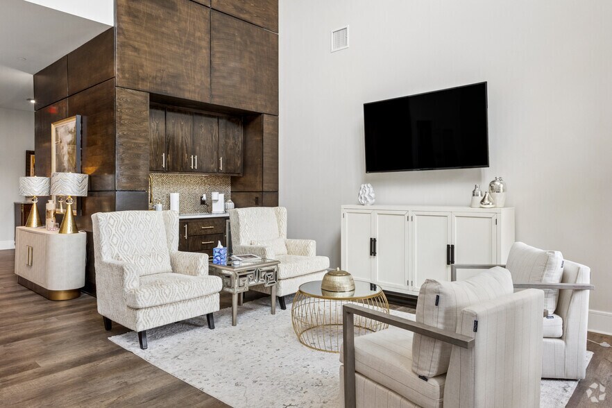 More Photos Of 2215 H G Mosley Pky, Longview Apartments For Sale