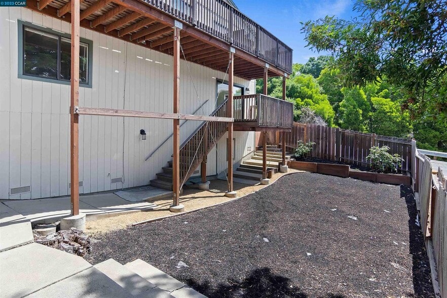 More Photos Of 619 Edwards St, Crockett Healthcare For Sale