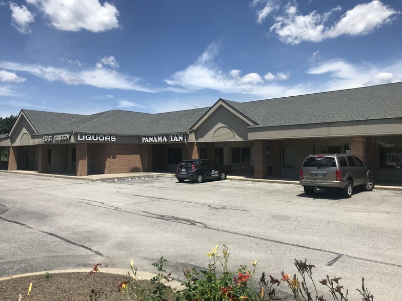 More Photos Of 3000 S 9th St, Lafayette Storefront For Lease