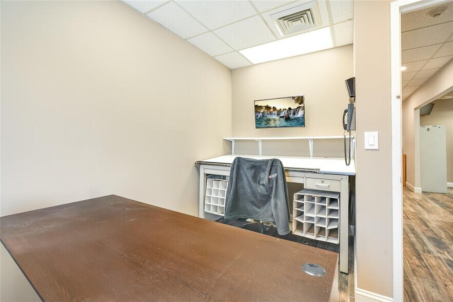 More Photos Of 37-14 13th St, Long Island City Warehouse For Sale