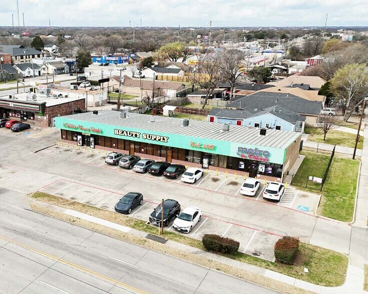 More Photos Of 2211 S Beckley Ave, Dallas General Retail For Sale