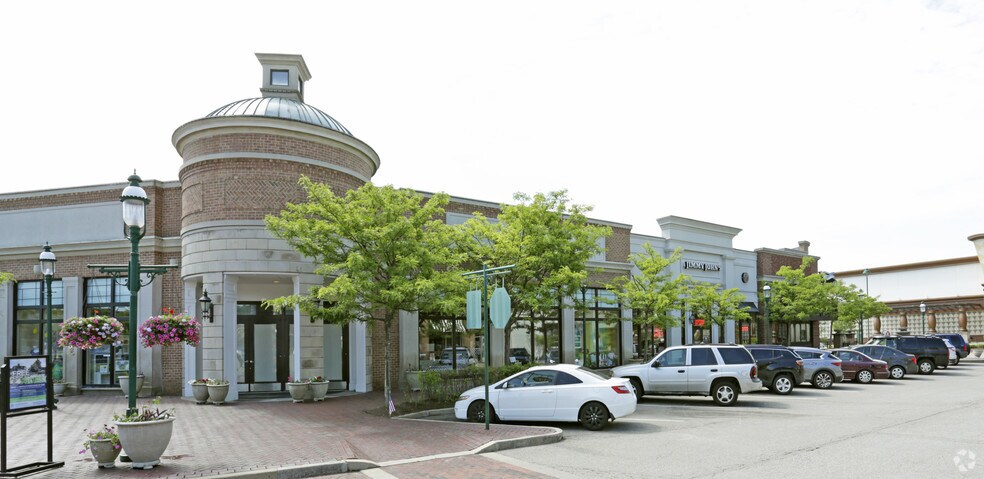 More Photos Of 100-148 W Bridge St, Homestead Unknown For Lease