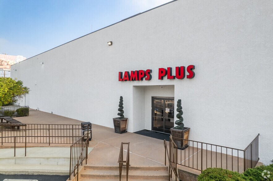 More Photos Of 18989 Hawthorne Blvd Beach, Redondo Beach Freestanding For Lease