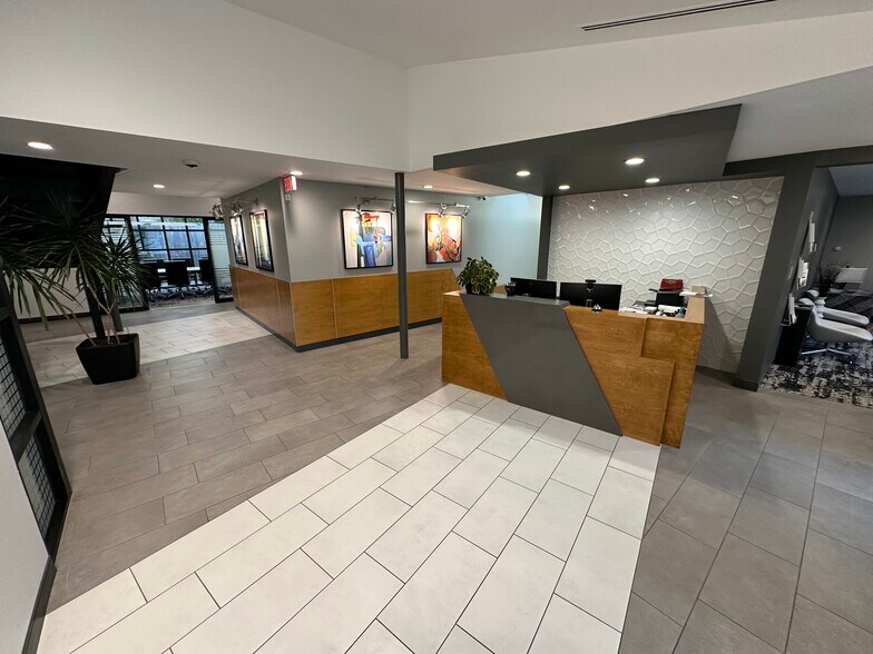 More Photos Of 1200 E Woodhurst Dr, Springfield Office Residential For Lease