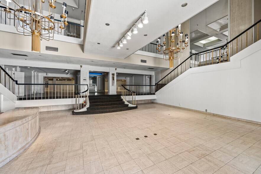 More Photos Of 1690 W English Rd, High Point Showroom For Sale