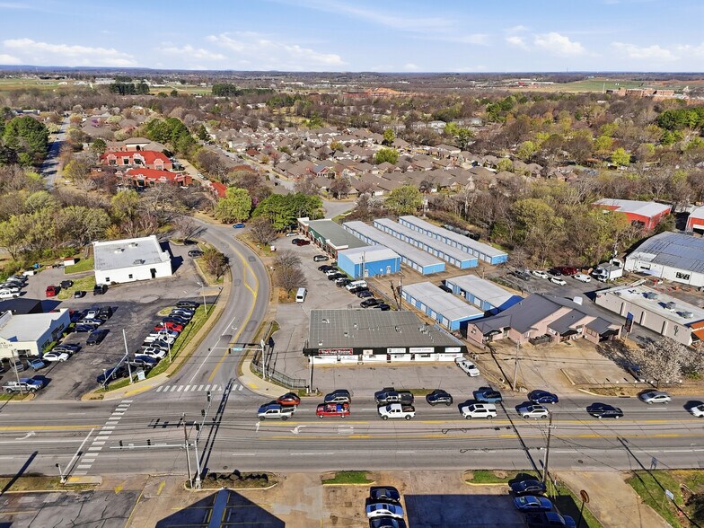 More Photos Of 380-392 E Sunbridge Dr, Fayetteville General Retail For Lease