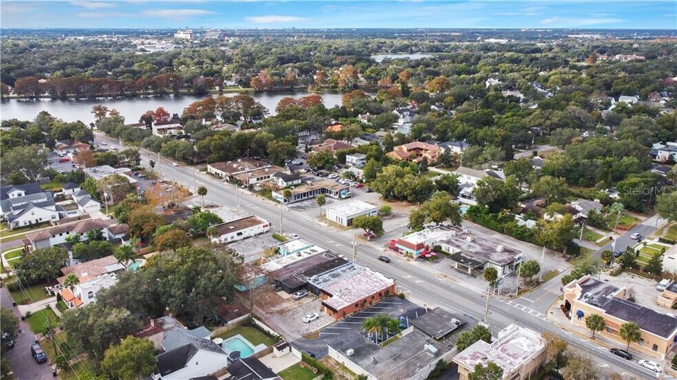 More Photos Of 1313 Edgewater Dr, Orlando Storefront For Lease