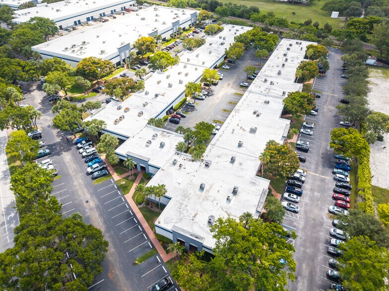 More Photos Of 602 S Military Trl, Deerfield Beach Unknown For Lease