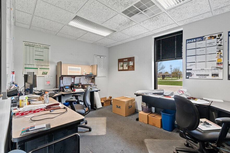 More Photos Of 3300 Commodity Ln, Green Bay Manufacturing For Sale