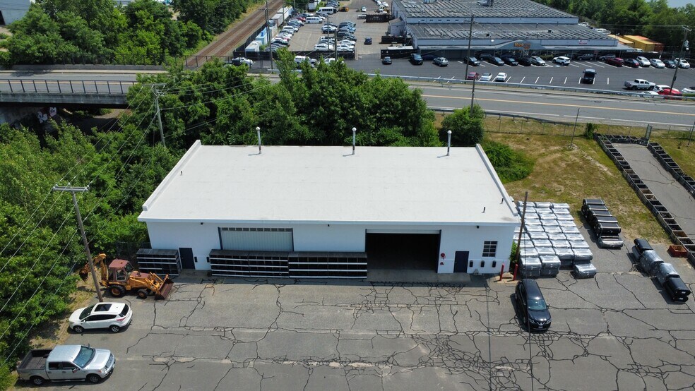 More Photos Of 372 Pasco Rd, Springfield Warehouse For Sale