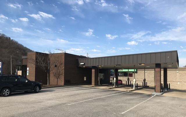 More Photos Of 3800 MacCorkle Ave SE, Charleston Bank For Lease