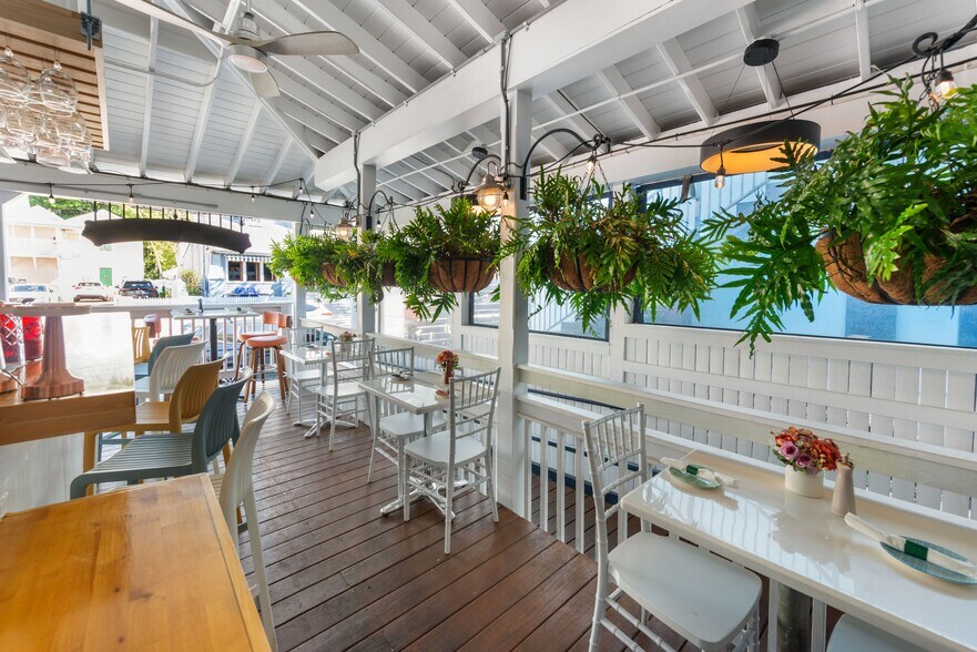 More Photos Of 816 Duval St, Key West Restaurant For Sale