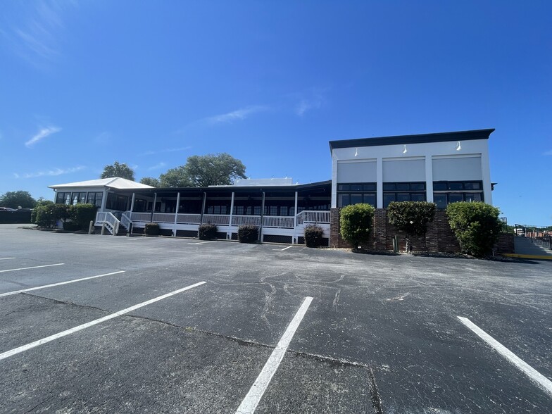 More Photos Of 905 E Gregory St, Pensacola Restaurant For Sale