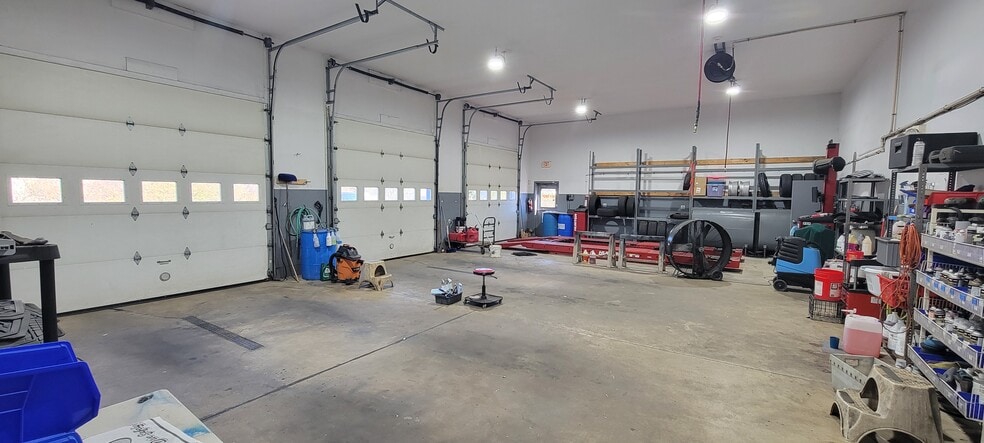 More Photos Of 2003 Route 209, Brodheadsville Auto Dealership For Sale